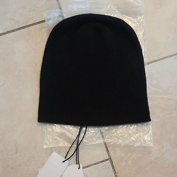 BALMAIN Cashmere Beanie Hat - Picture 6 of 6